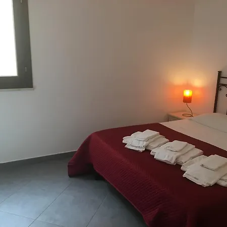 Le Casuzze Del Lido Burrone Apartment