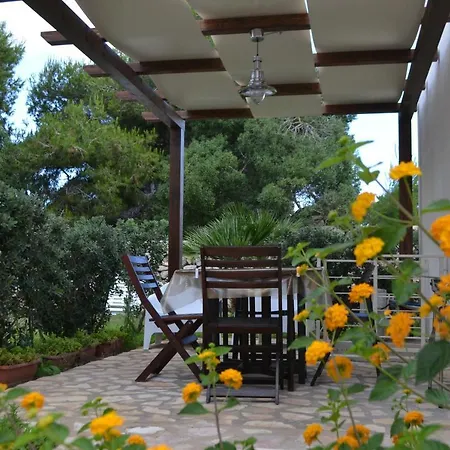 Le Casuzze Del Lido Burrone